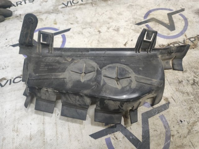 4M0121284CB VAG Верхний дефлектор радиатора купить в Ровно