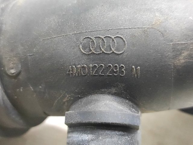 VAG 4M0122293M Шланг (патрубок) радиатора охлаждения нижний в наличии Запорожье