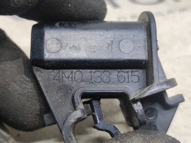 VAG 4M0133615 Кронштейн воздушного фильтра в наличии Сумы