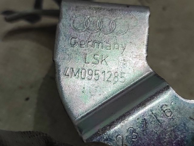 4M0951285 VAG купить в Черновцы
