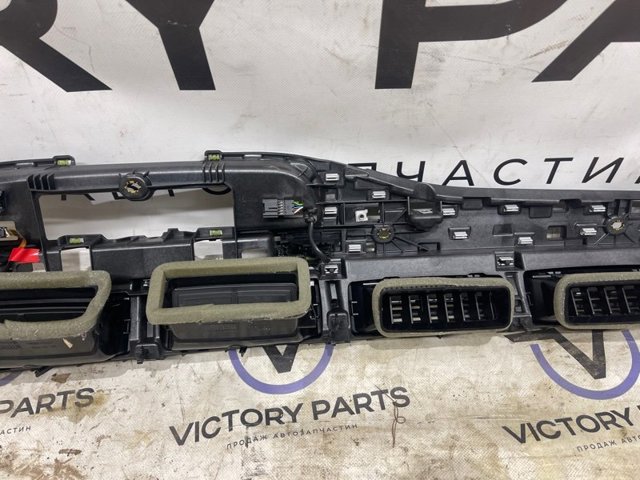 VAG 4M1820902R6PS Решетка вентиляции салона на "торпедо" правая в наличии Украина