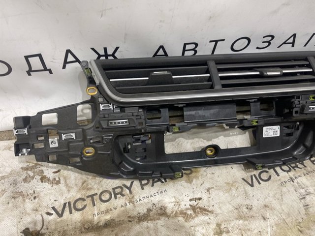 4M1820902R6PS VAG Решетка вентиляции салона на "торпедо" правая купить в Одесса