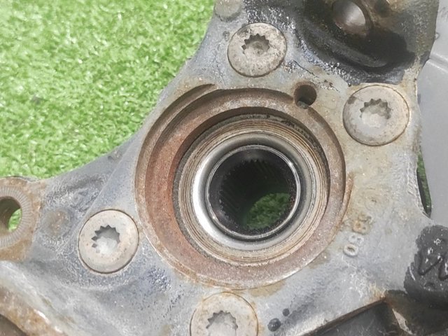 561407255 VAG Цапфа передняя левая купить в Житомир
