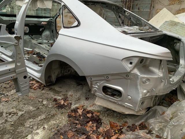 561809843A Крыло заднее левое купить Украина