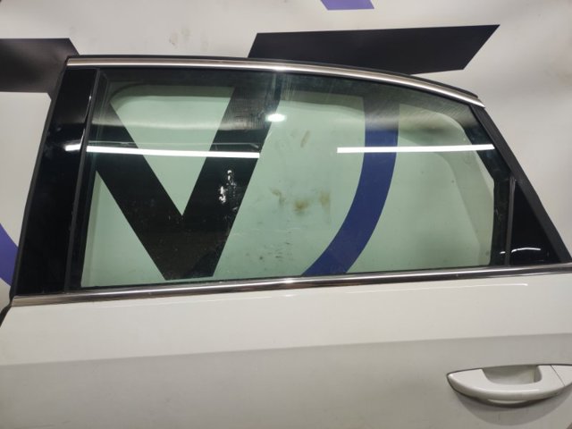 VAG 561833055C Дверь задняя левая в наличии Чернигов