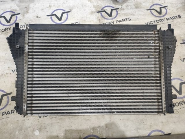 VAG 5C0145803B Радиатор интеркуллера в наличии Ровно