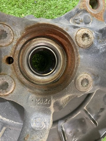5C0407256 VAG Цапфа передняя правая купить в Кривой Рог