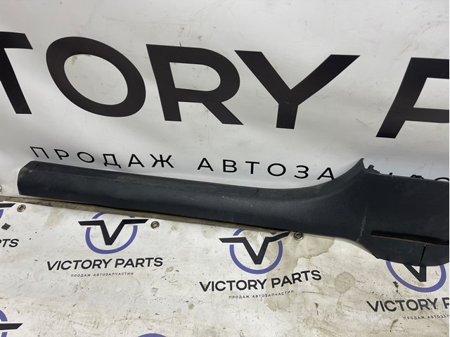VAG 5GM853372B Накладка дверного порога внутренняя правая в наличии Чернигов