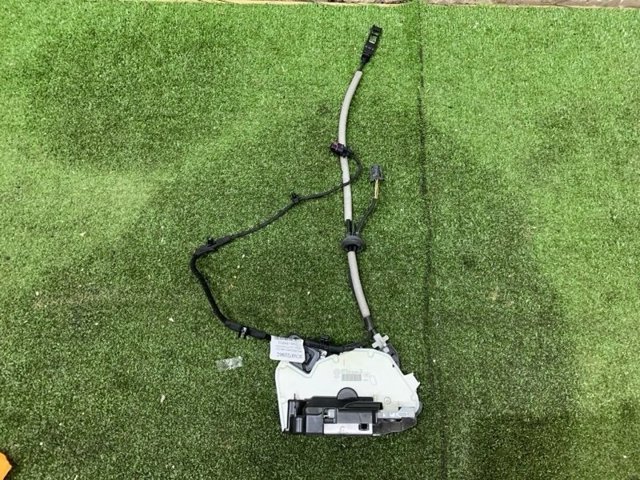 Замок двери задней правой Volkswagen Passat B8