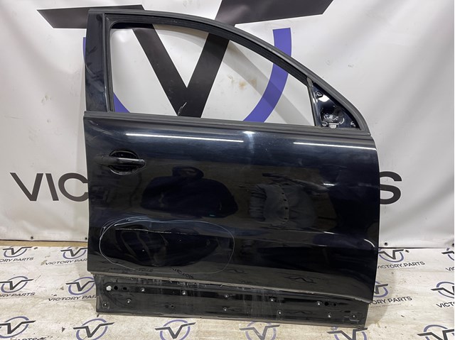 Пассажирская передняя дверь 5N0831056B VAG