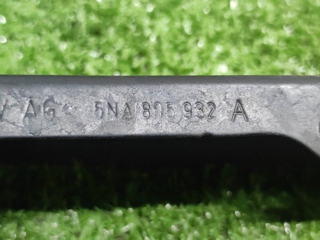 5NA805932A VAG Кронштейн радиатора верхний правый купить в Каменское