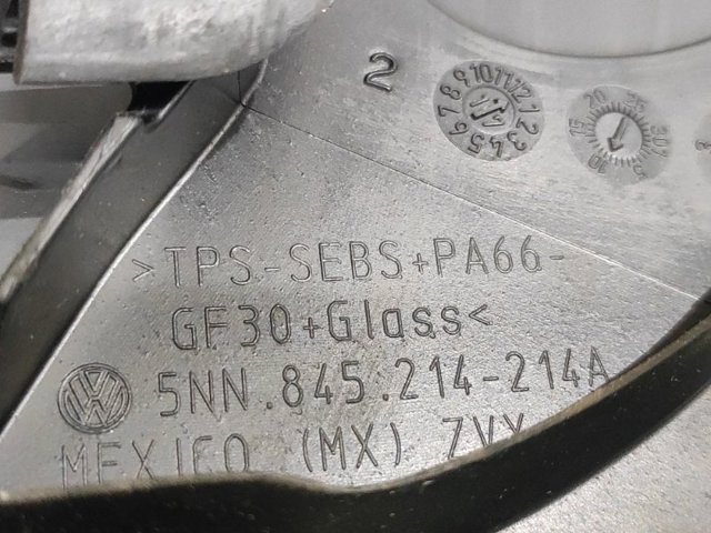 VAG 5NN845214A Стекло-форточка двери задней правой в наличии Одесса