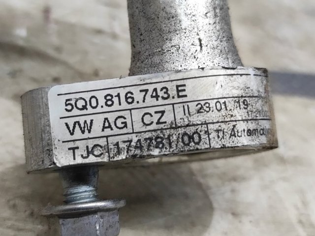 5Q0816743E VAG Шланг кондиционера, от радиатора к испарителю купить в Украина