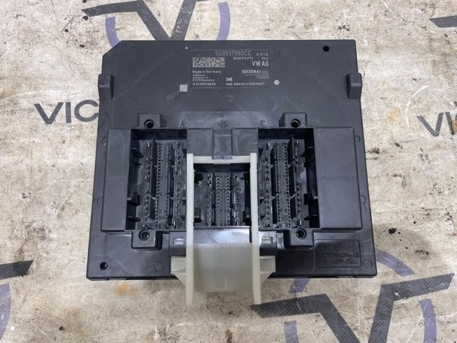 Блок комфорта 5Q0937085CC VAG