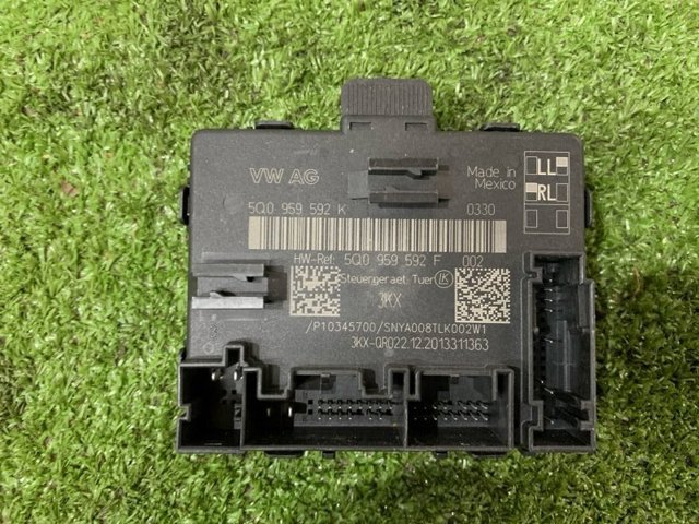 Блок комфорта передней двери 5Q0959592K VAG