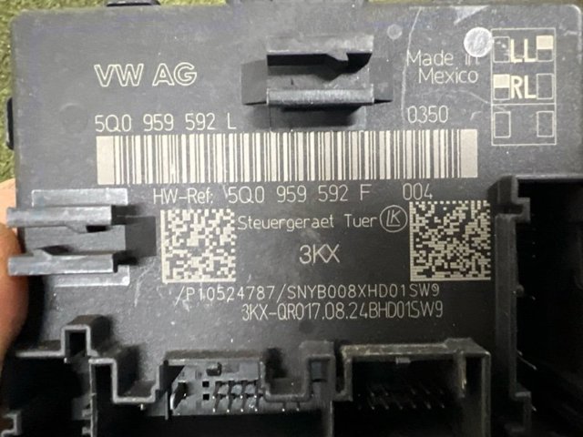 5Q0959592L Блок комфорта передней двери купить Ужгород