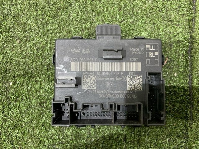 5Q0959593F VAG Блок комфорта передней двери купить в Киев