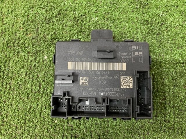 Блок комфорта передней двери 5Q0959593F VAG