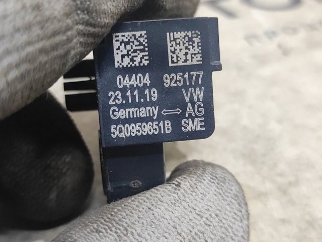 5Q0959651B Датчик удара купить Житомир