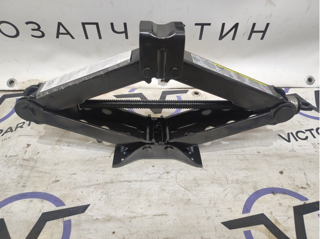 VAG 5QF011031C Домкрат в наличии Украина