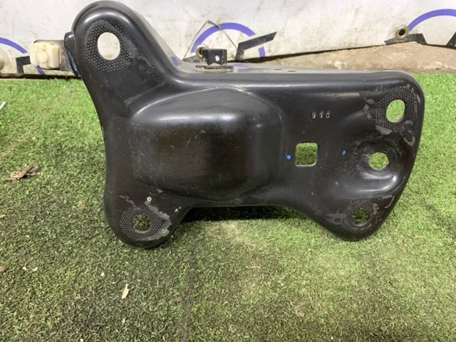 5QM501546 VAG Кронштейн задней балки купить в Днепр