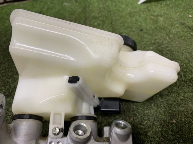 VAG 5QM614019G Цилиндр тормозной главный в наличии Ужгород