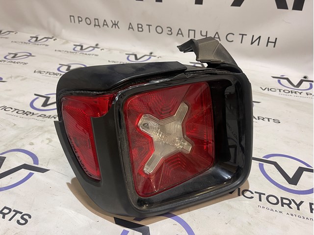 Задний левый стоп 68429903AA CHRYSLER