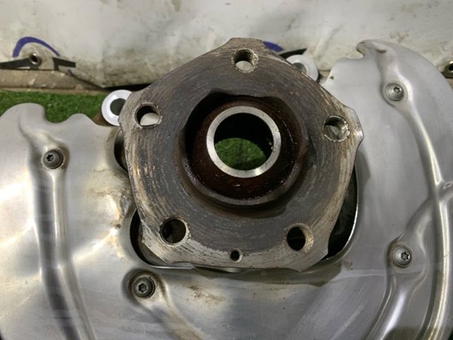 80A407253C VAG Цапфа (поворотный кулак) передний левый купить в Кривой Рог