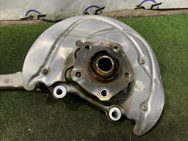 VAG 80A407254C Цапфа (поворотный кулак) передний правый в наличии Николаев