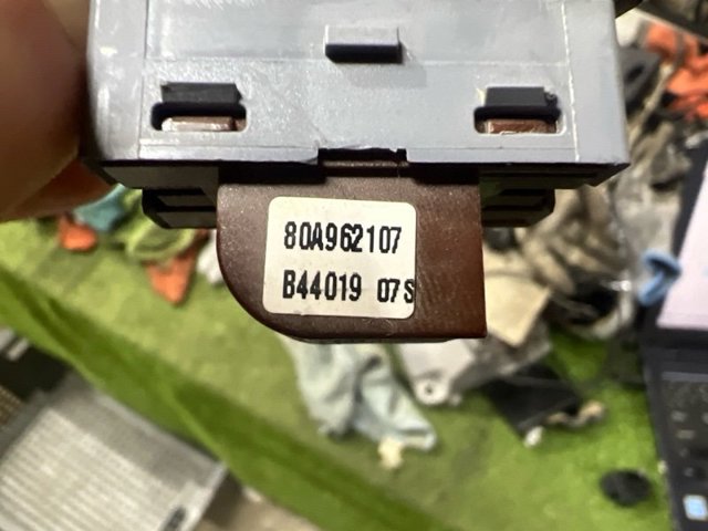 80A9621075PR VAG Выключатель центрального замка купить в Винница