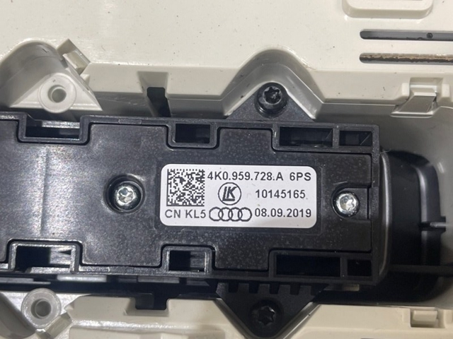 81A947135T6PS VAG Плафон освещения салона (кабины) купить в Запорожье