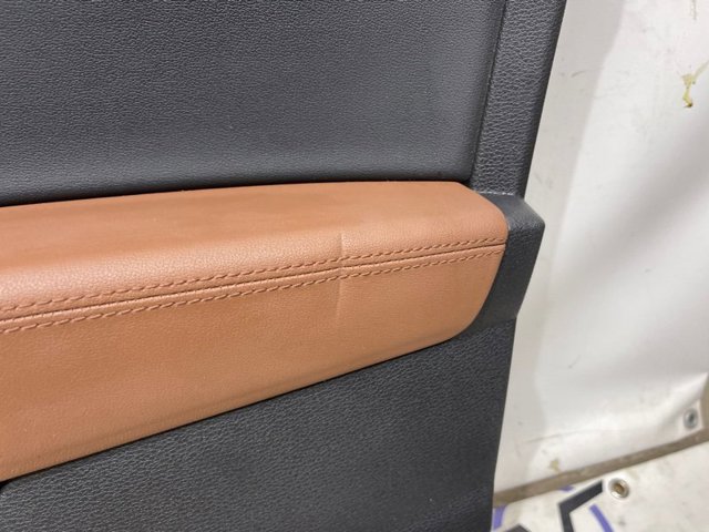 83B867104AASWS VAG Обшивка (облицовка) внутренняя двери передней правой купить в Ирпень