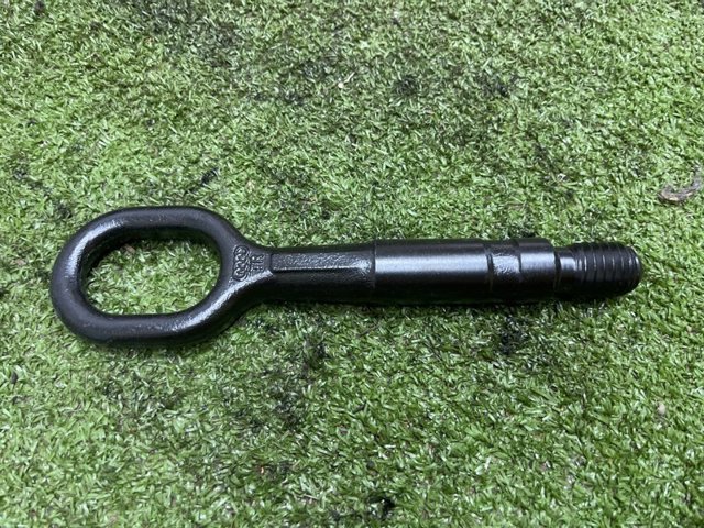 Крюк буксирный передний 8K0805615A VAG