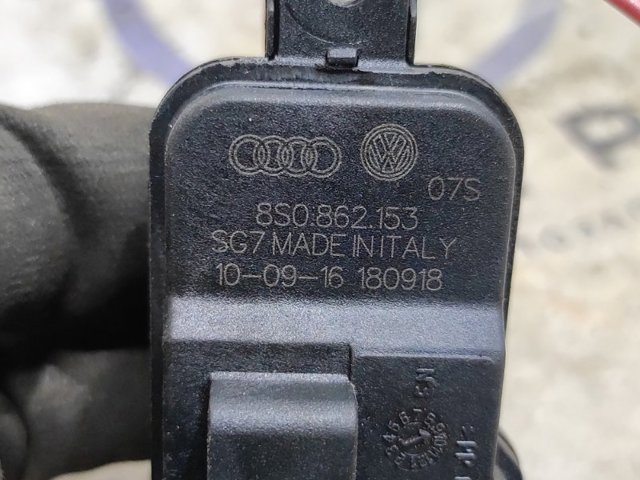 VAG 8S0862153A Мотор-привод открытия лючка бака в наличии Винница