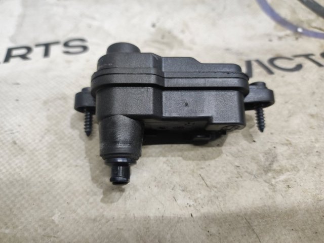 8V0862159 VAG Мотор-привод открытия лючка бака купить в Черновцы