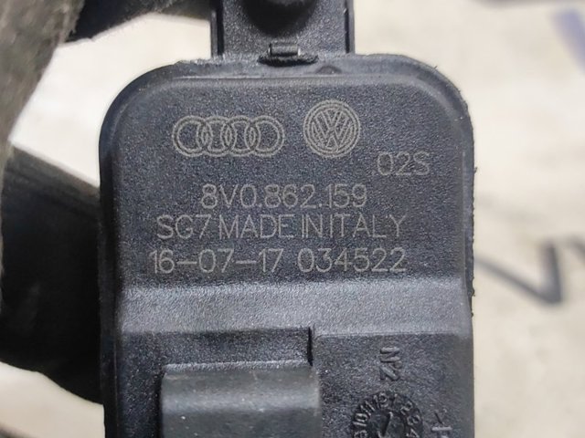 8V0862159 VAG Мотор-привод открытия лючка бака купить в Запорожье