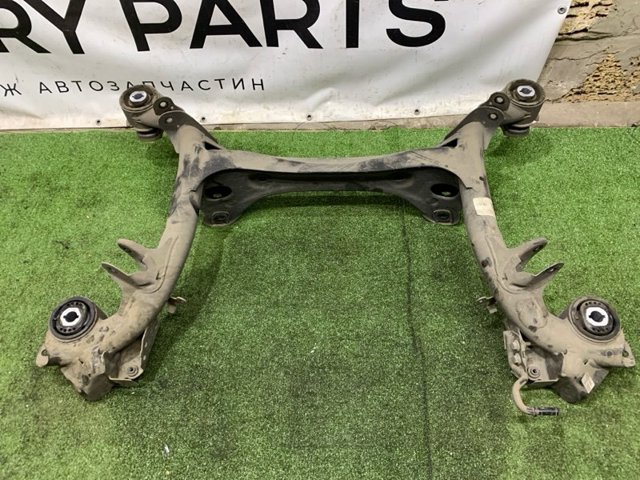 Поперечка задней подвески 8W0505235AL VAG