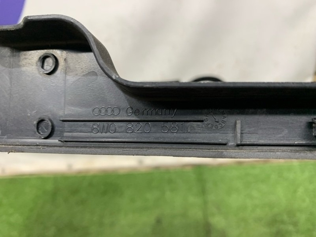 8W0820581C VAG Заглушка жабо боковая купить в Николаев