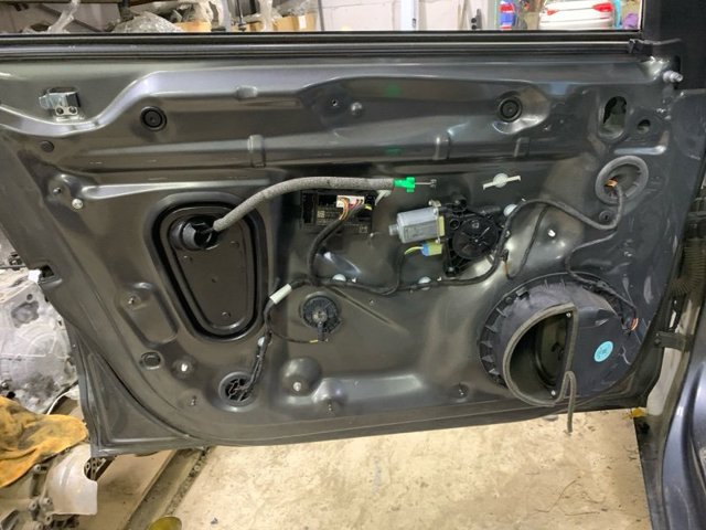 VAG 8W0831051E Дверь передняя левая в наличии Хмельницкий