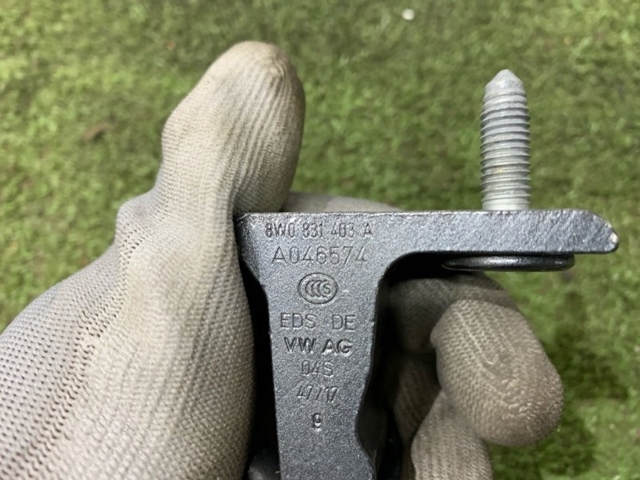 8W0831403A VAG Петля двери передней левой купить в Тернополь