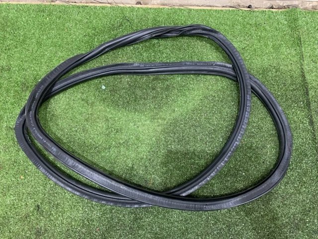 8W0831721C VAG Уплотнитель двери передней (на кузове) купить в Днепр
