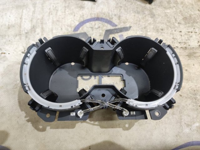 8W0862533D VAG Подстаканник подлокотника центральной консоли купить в Николаев
