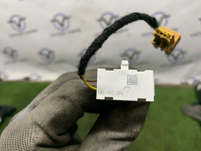 8W0947096 VAG купить в Запорожье