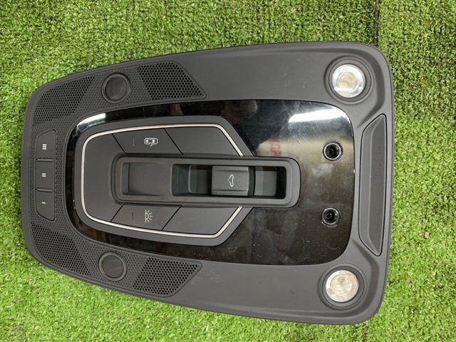 VAG 8W0947135AK6PS Плафон салона в наличии Украина