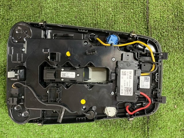 8W0947135AK6PS Плафон освещения салона (кабины) купить Житомир