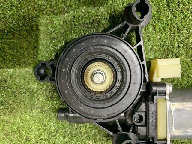 8W0959802DE VAG Мотор стеклоподъемника двери передней правой купить в Кривой Рог