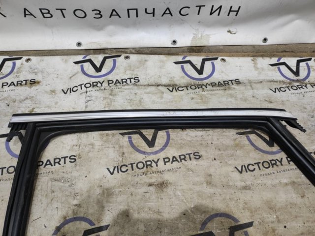 VAG 8W5839431D Направляющая стекла рамки двери задней левой в наличии Ирпень