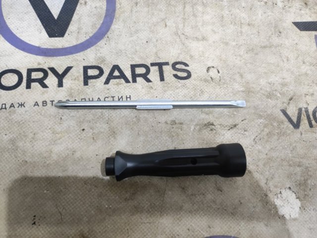VAG 8Z0012255 Отвертка в наличии Тернополь