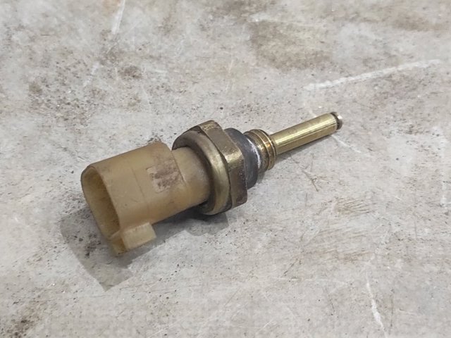 Датчик температуры масла двигателя 9L8A6G004BC FORD