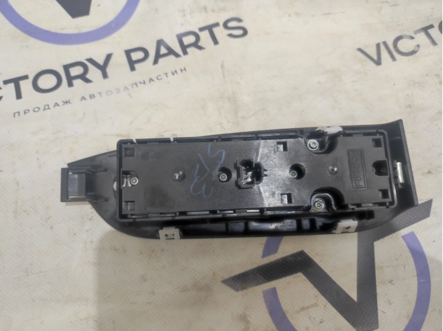 FORD DP5Z14529BA Кнопочный блок управления стеклоподъемником передний левый в наличии Винница